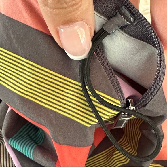 Lululemon Multicolor Stripe Hybrid Shorts Size 40 - Picture 14 of 16